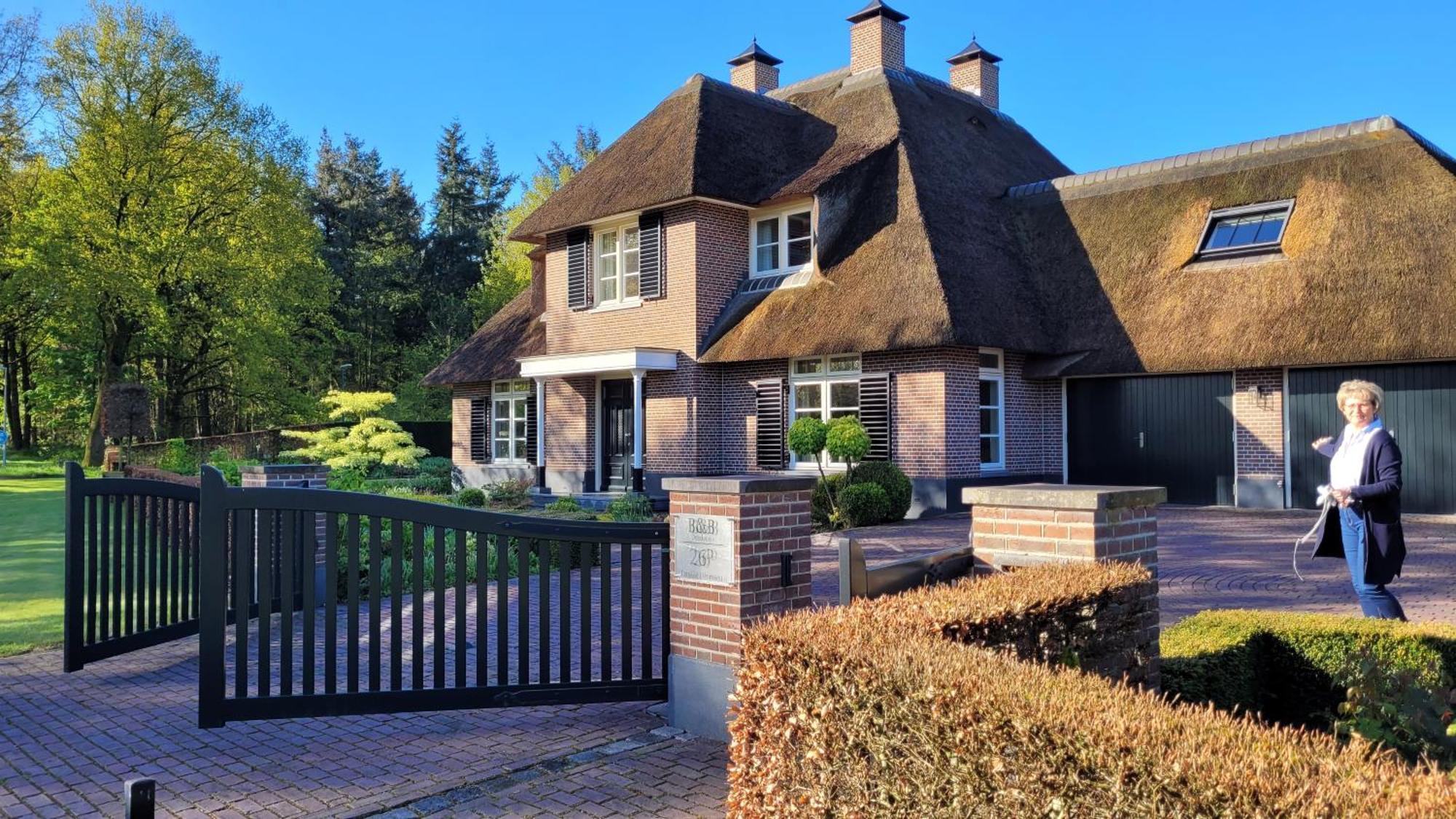 Bnb Overloon ภายนอก รูปภาพ